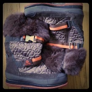 Dereon Brown fur boots
